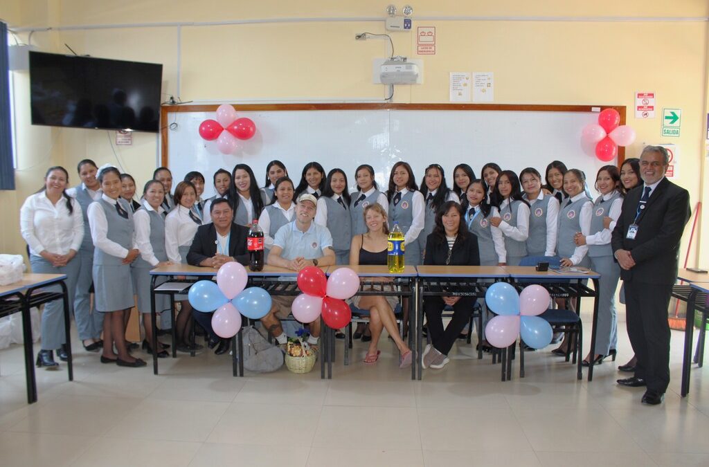 ESTUDIANTES DE EDUCACIÓN INICIAL IB DESPIDEN A DOCENTES DE DINAMARCA